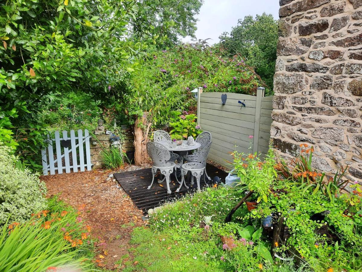 Maison Accueillante A Cleden-Cap-Sizun Avec Jardin Clos Bagian luar foto